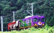 「ヱヴァ新劇場版:Q」のラッピング電車 富士急で運行開始 エヴァ飛車も登場