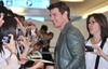 映画「オブリビオン」　主演トム・クルーズ、羽田空港到着に大歓声