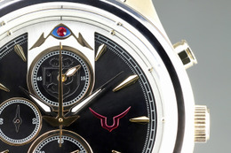 「コードギアス」高級感あふれる“皇帝ルルーシュ”イメージの腕時計が登場 画像