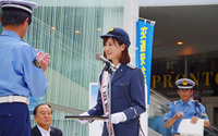 「青春ブタ野郎」瀬戸麻沙美が聖地・藤沢の一日警察署長に就任 警察官姿で登場した委嘱式レポ 画像