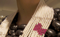 ミキモト×ハローキティのコラボ・ジュエリー、2908万円ネックレスなどをパリで披露 画像