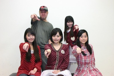 稲田徹さん、大空直美さん、荒浪和沙さん、本多真梨子さん、水瀬いのりさん（左上から）