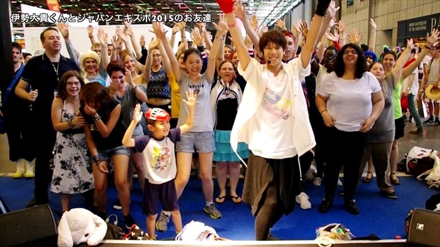 伊勢大貴、フランスでニンニンジャーを踊る 「忍ばず踊ってみた！」 Japan Expoで披露