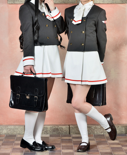 友枝中学校の制服「女子冬服」