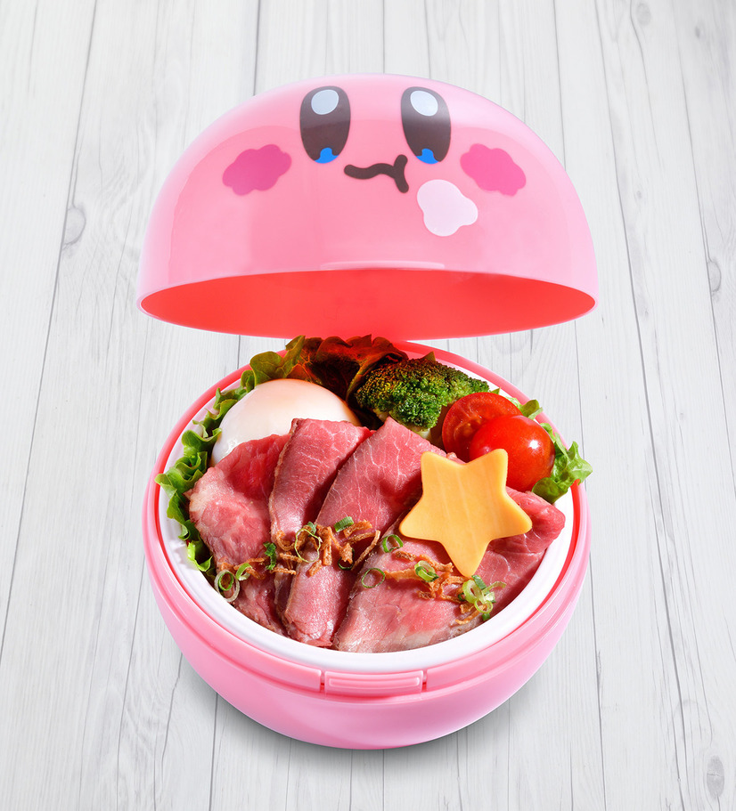 『星のカービィ』「Kirby Café」「カービィのもぐもぐローストビーフ丼」2,530円（税込）（C）Nintendo / HAL Laboratory, Inc.