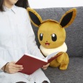 PCクッションイーブイII：5,616円(税込) (C)Nintendo・Creatures・GAME FREAK・TV Tokyo・ShoPro・JR Kikaku (C)Pokemon