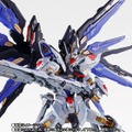 「METAL BUILD ストライクフリーダムガンダム SOUL BLUE Ver.」27,000円（税込）(C)創通・サンライズ