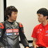 チーム代表岸本吉広MIRAI社長（右）とライダーの松下ヨシナリ選手（左）