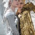 煌びやかなドレスの秘密『スノーホワイト／氷の王国』（C）Universal Pictures