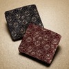 「ドラえもん」を伝統の“甲州印伝”にデザイン♪ 職人手作りの二つ折り財布＆カードケース登場・画像