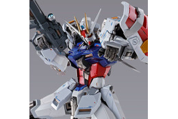 「ガンダムSEED」ストライクガンダム、“METAL BUILD”でアクションフィギュア化！ 圧倒的情報量で存在感放つ 画像