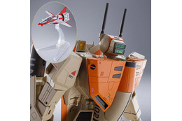 「超時空要塞マクロス」VF-1D バルキリー、アクションフィギュア化！ シリーズのプロローグ飾る重要機体が蘇る 画像