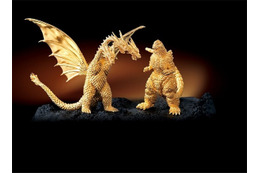 世界で6セット限定、純金製「ゴジラVSキングギドラ」ジオラマは60周年で600万円 画像