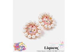 「セーラームーン」ムーンプリズムパワーメイクアップ！ 変身ブローチやセレニティドレスのコラボアクセサリー再販決定♪
