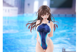 美脚＆艶髪がブールサイドで眩しい…！「彼女、お借りします」水原千鶴の競泳水着フィギュアが再版♪ 水色＆桃色も追加ラインナップ