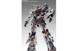 ユニコーンガンダム限定フィギュア登場！ユニコーンモードからデストロイモードへと自由に変形が可能！