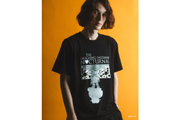 「笑ゥせぇるすまん」喪黒福造の“ドーン!!!!”Tシャツで、ココロのスキマも埋まる♪ 日常使いなアパレル登場 画像