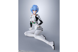 「ヱヴァ新劇場版」綾波レイがプラグスーツ姿でフィギュア化！ 柔らかなポージング＆5種の表情パーツも 画像