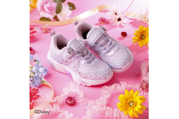 アナ＆エルサ、アリエル、ラプンツェルをイメージしたキッズ向けスニーカー発売！通園・通学でお姫様気分に♪