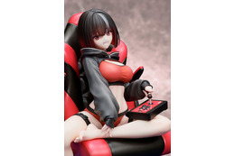 令和の座敷わらしはガチゲーマー!? アケコン片手にゲーミングチェアに座るリラックスした表情にドギマギ♪ オリジナルキャラ「座敷わらしちゃん」が立体化！