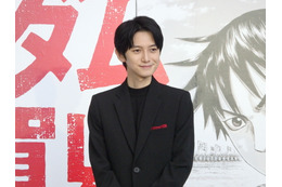 「キングダム」×佐賀県コラボのセレモニーに本郷奏多が登壇！ キングダム愛を熱弁、知事から“海苔”のプレゼントも【レポート】