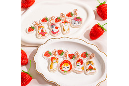 「mofusand」苺にまみれて、にゃんとも幸せ…♪ 旬の苺をテーマにしたにゃんこグッズがかわいすぎる！