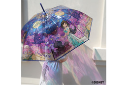 幻想的なデザインにうっとり…♪ ディズニープリンセスモチーフのビニール傘が再入荷！ステンドグラス風デザインが美しい