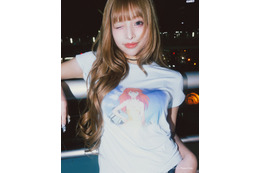 「エヴァ」レイやアスカ、“サブタイトル総柄”を大胆デザイン！ コラボアパレルが激アツ♪ 3月27日より予約受付開始