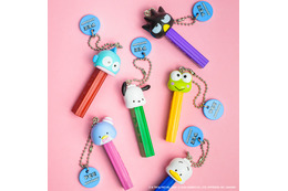 ポップなカラーが超可愛い！「はぴだんぶい」とPEZがコラボ！ボールチェーン付きのマスコットで登場♪