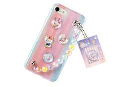 「サンリオ」キティのぷっくりシールが作れちゃう!? ガチャ感覚で楽しめる立体シールメーカーが登場♪