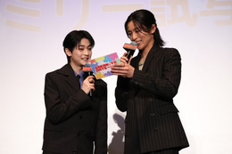実写「SAKAMOTO DAYS」目黒蓮&高橋文哉がサプライズ登壇！憧れの家族像語る【ファミリー試写会レポ】