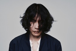 米津玄師、新曲「夜鷹」が映画『キングダム 魂の決戦』主題歌に！予告映像で楽曲の一部を初公開［コメント全文］