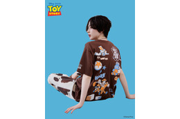 「ディズニー」ウッディー、バズ、プリンセスのビッグプリントが可愛い♪「トイ・ストーリー」＆「ディズニープリンセス」の新作アパレルが登場