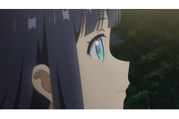 夏アニメ「透明な夜に駆ける君と、目に見えない恋をした。」空野は渋々参加した新歓コンパで、目の見えない冬月と出会う―第1話先行カット
