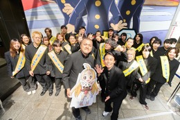 アニメ『サンダー３』放送開始日に渋谷をジャック！学ラン33人が大捜索、カミナリがスペシャルネタ披露 画像