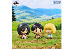 「進撃の巨人」エレン、ミカサ、アルミンの幼少期姿に涙…！タロット風デザインは神秘的！ぬい・フィギュア・ホロカードなど登場【一番くじ】