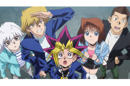 「遊☆戯☆王」遊戯たちが童実野町に再集結！「高橋和希原画展」SPアニメ公開＆グッズ追加情報も