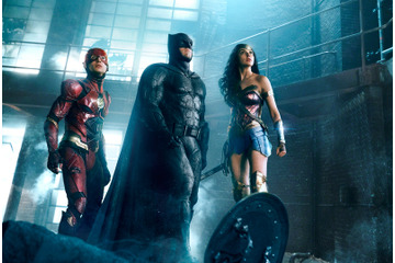 「ジャスティス・リーグ」2017年冬公開 バットマン、ワンダーウーマン、フラッシュがお披露目 画像