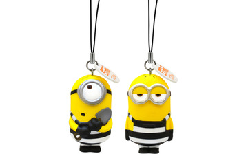 「怪盗グルーのミニオン大脱走」前売り特典にオーバーオール姿のぷにゅぷにゅストラップ 画像