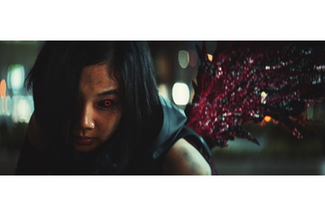 映画「東京喰種」新ビジュアル公開 カネキとトーカが赫子を発動 画像