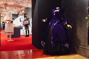 愛が強すぎる「Fate/stay night」コラボストア店内レポート セイバーの等身ドレスなど注目アイテム満載 画像