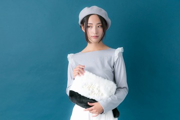 「ユーリ」キャラモチーフのカットソー＆クラッチバッグ　この冬“アニメコーデ”に挑戦しない？ 画像