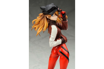 「エヴァ」式波アスカ（ジャージver.）フィギュア復刻！ 全世界に向けた新グッズレーベル“EVA GLOBAL”第1弾 画像