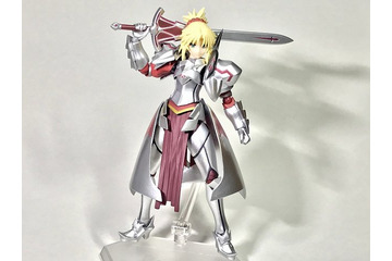 「Fate」赤のセイバーことモードレッド、figmaで登場！ “不貞隠しの兜”ギミックにも注目 画像