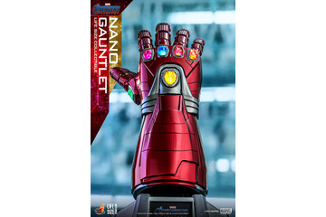 「アベンジャーズ」キーアイテム“ナノ・ガントレット”、1/1スケールで立体化！ ストーンの点灯機能も◎ 画像