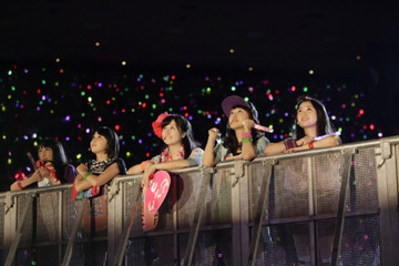 ももクロが自分に声援！？　ももクロと一緒に見るライブビューイング日本武道館で開催 画像