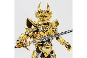 「牙狼＜GARO＞」雷牙ガロ、真骨彫製法でフィギュア化！ 先々代を再現できるパーツや布製マントも 画像