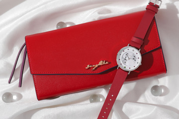 「犬夜叉」犬夜叉＆殺生丸をイメージした腕時計、財布登場！“御神木”イメージなど 画像