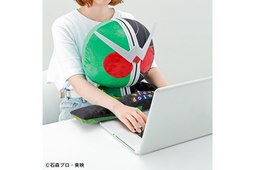 さあ、検索をはじめよう！「仮面ライダーW」が可愛らしいPCクッションに！ 画像