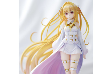 「To LOVEる－とらぶる－ダークネス」“金色の闇”、なびく美髪と純白衣装が眩しい！フィギュア化 画像